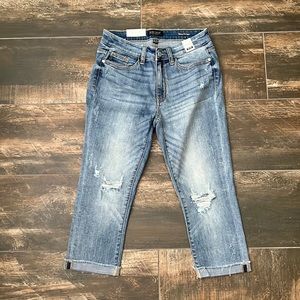 Judy blue mid rise skinny fit Capri raw hem 5/27